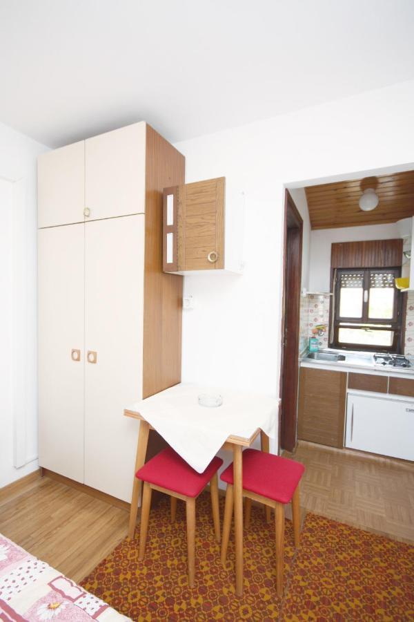 Apartments With A Parking Space Murter - 5103 Betina  Eksteriør bilde